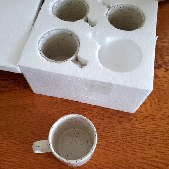 Set of 4, Anthropologie Finlay mugs - Picture 7 of 10